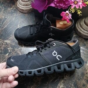 On Cloud X Comfort/Athletic Lifestyle Shoes Size 8 for Women